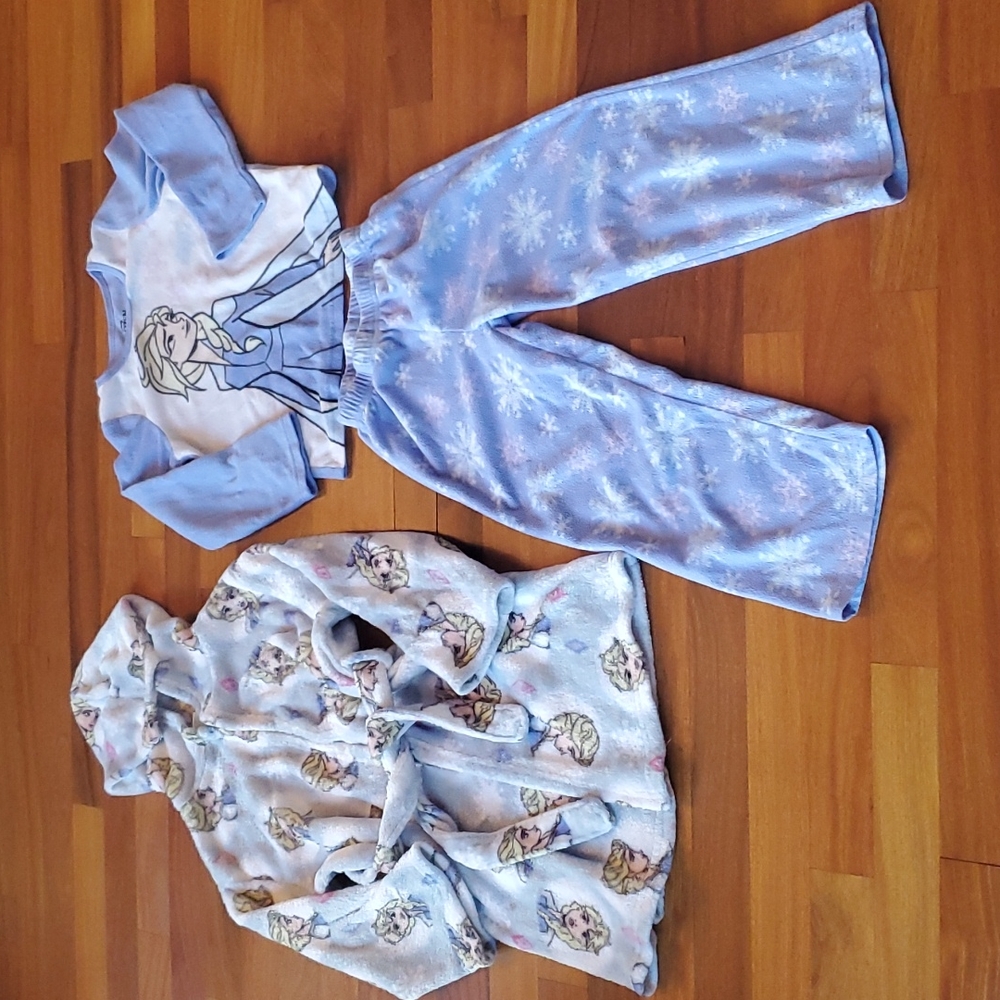 Disney frozen pajamas and robe set size 6